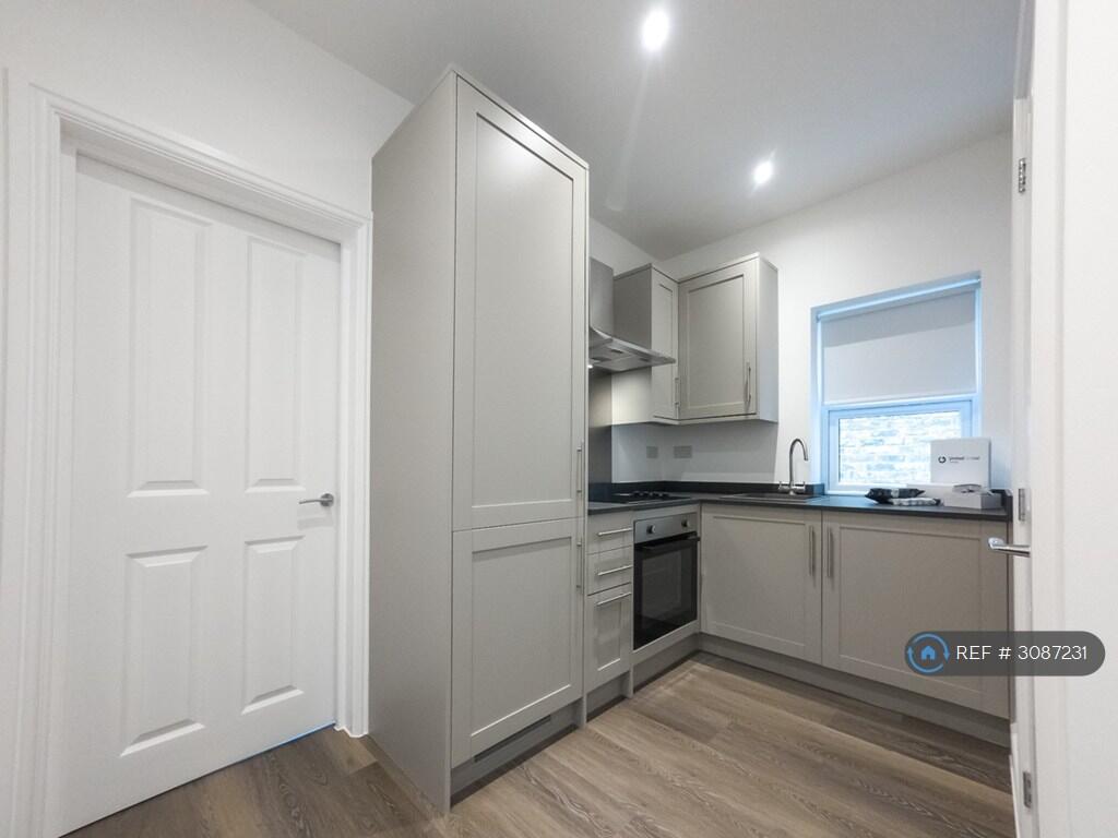 Apartment in Canterbury - View 5
