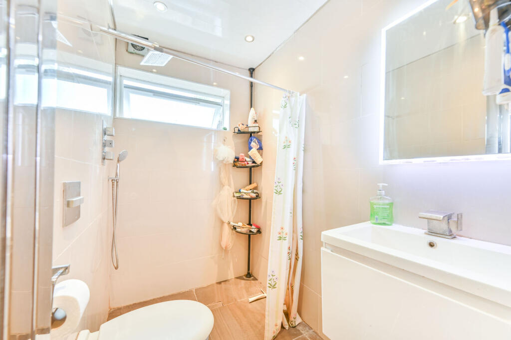 Apartment in London - View 4