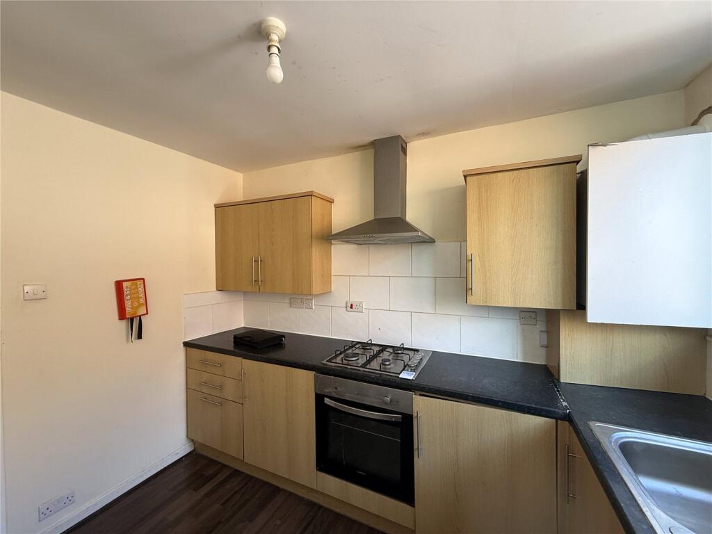 Apartment in Preston - View 5