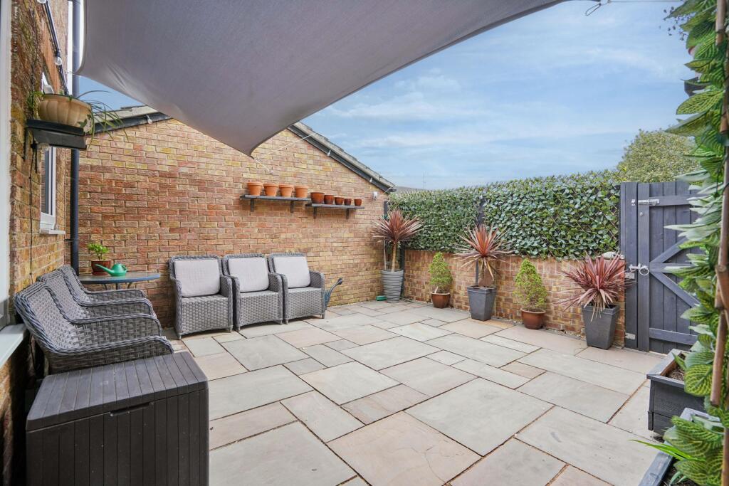 Main image of property: Sadlers Court, Abingdon, OX14