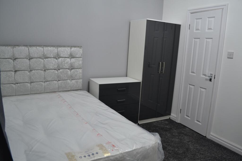 1 bedroom house share for rent