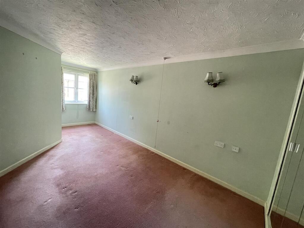 Archers Court, Salisbury photo 4