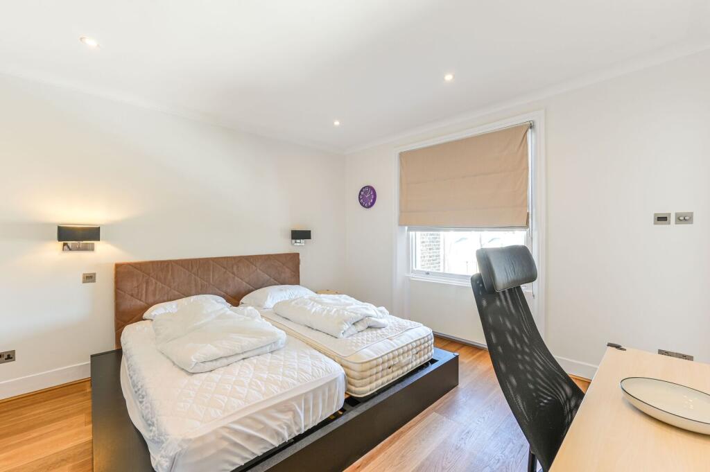 Apartment in London - More