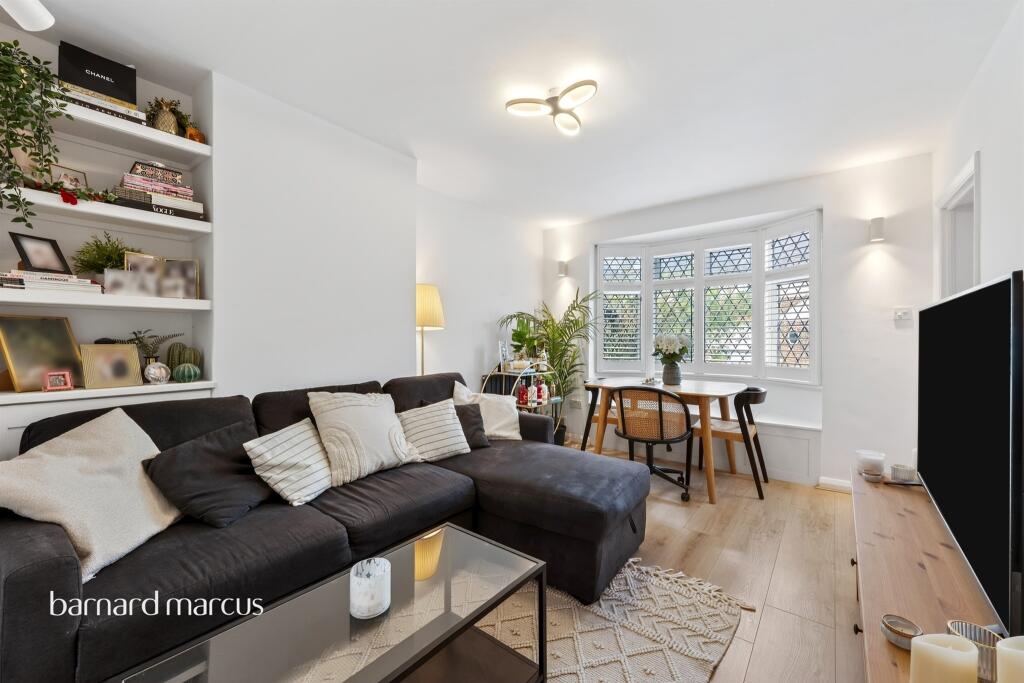 Apartment in New Malden, West Barnes - View 2