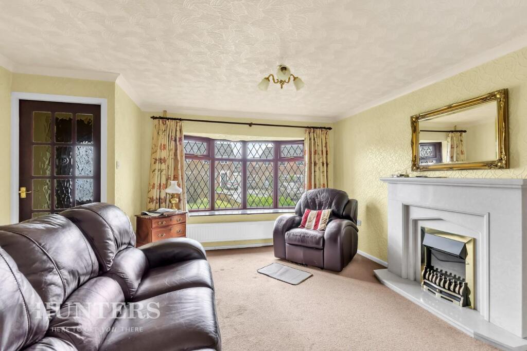 Broadfield Drive, Smithy Bridge, OL15 0EU photo 3