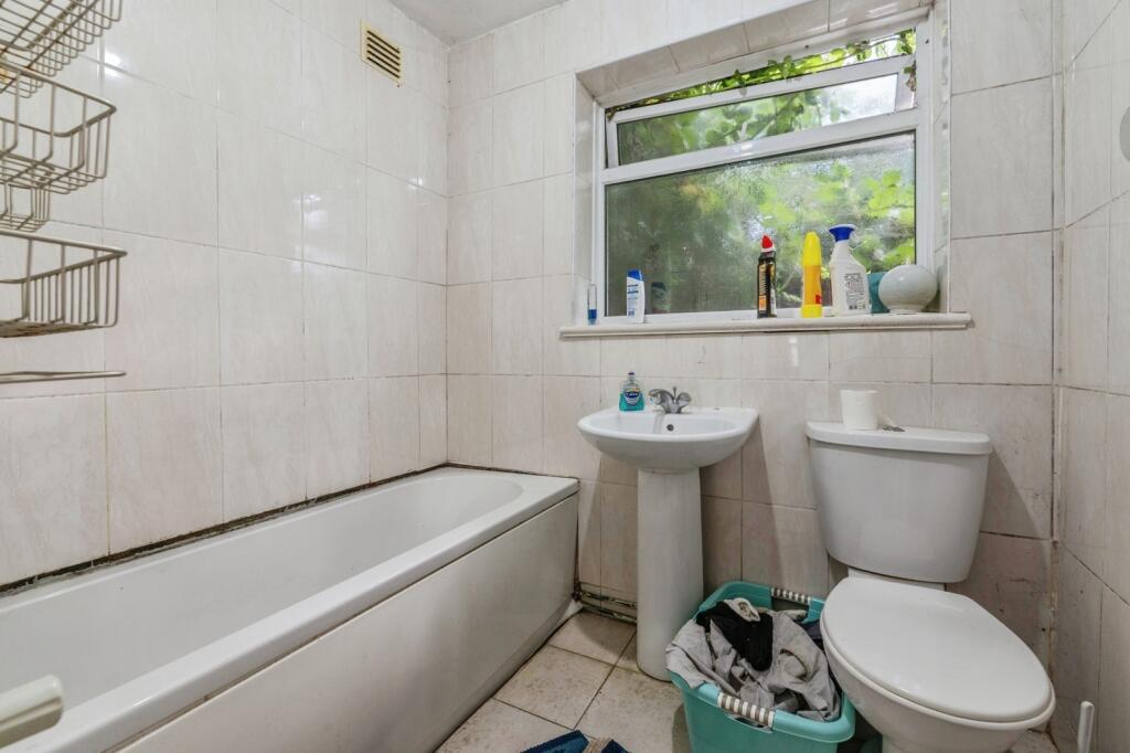 House in Romford - View 4