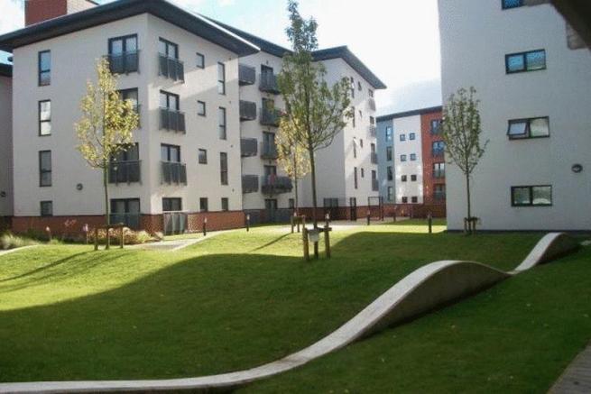 Apartment in Trafford, Old Trafford - View 4
