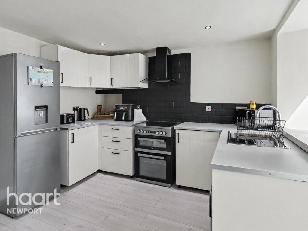 Gwyddon Road, Newport photo 5