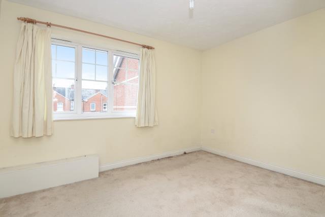 Windsor Court, Newbury - View 6