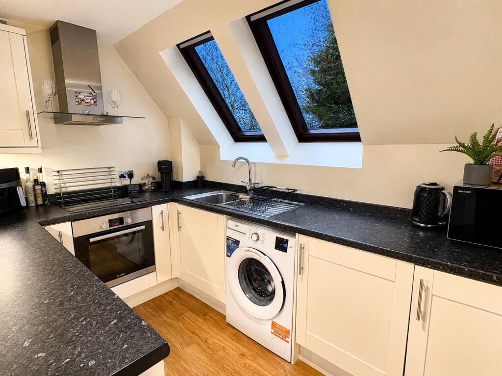 Apartment in Southend-on-Sea - View 3