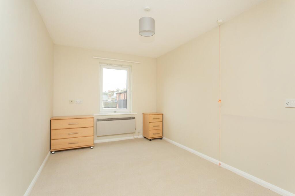 Beach Street, Herne Bay, Kent, CT6 photo 4