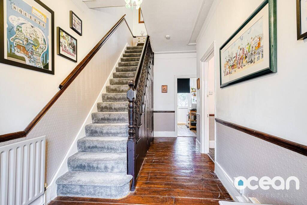 Hainault Avenue, Westcliff-On-Sea, Essex, SS0 photo 3