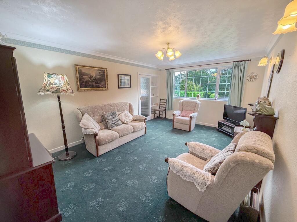 House in High Peak, Buxton - View 3