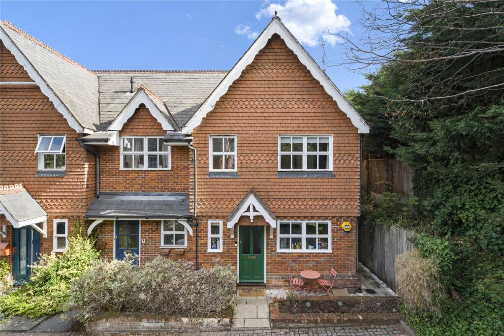 Main image of property: Hadley Place, Weybridge, Surrey, KT13