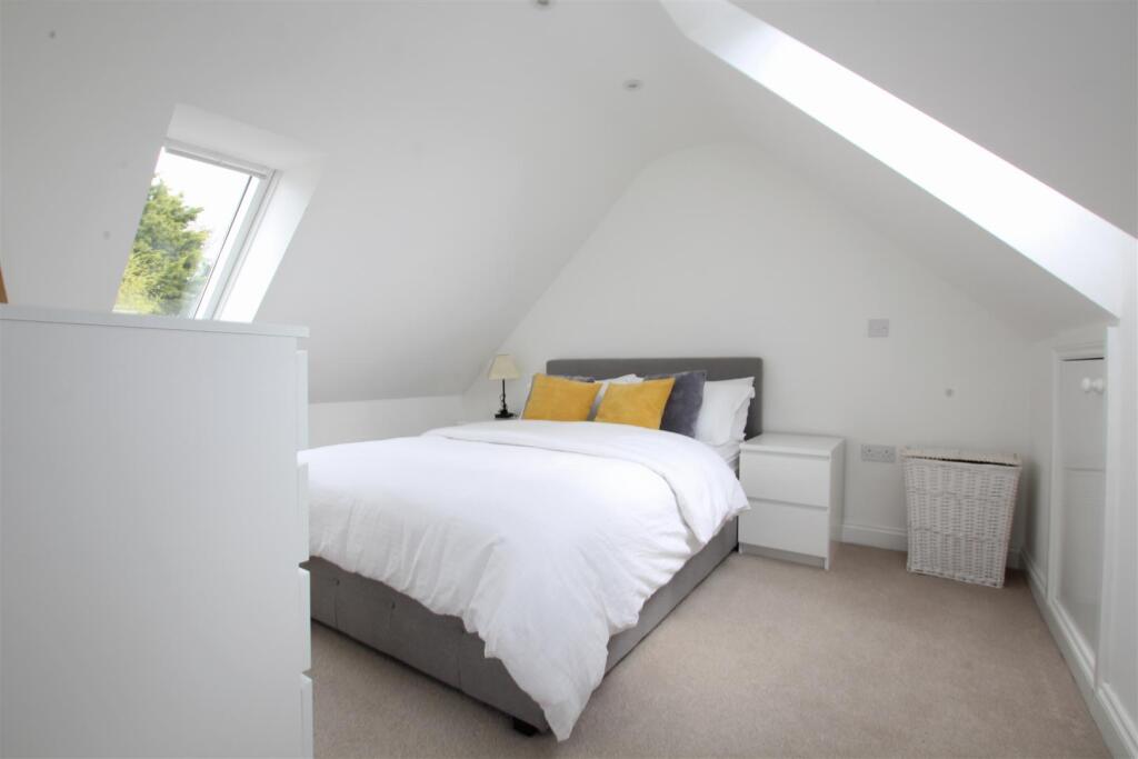 House in Southampton - More