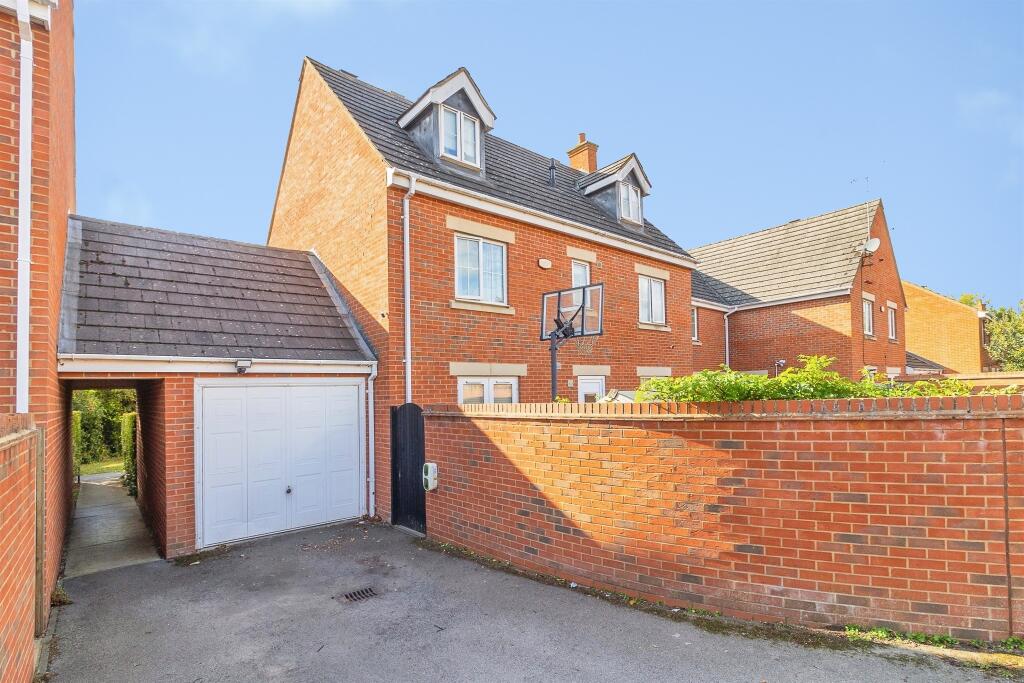 House in Woburn Sands, City of Milton Keynes - View 5