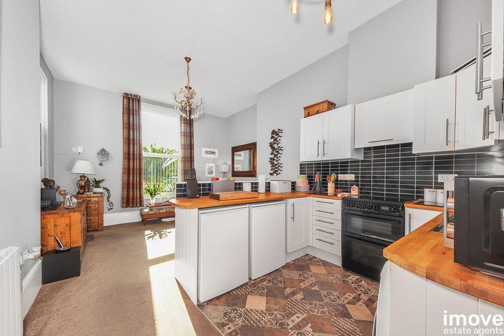 Apartment in Torquay, Upton - View 2