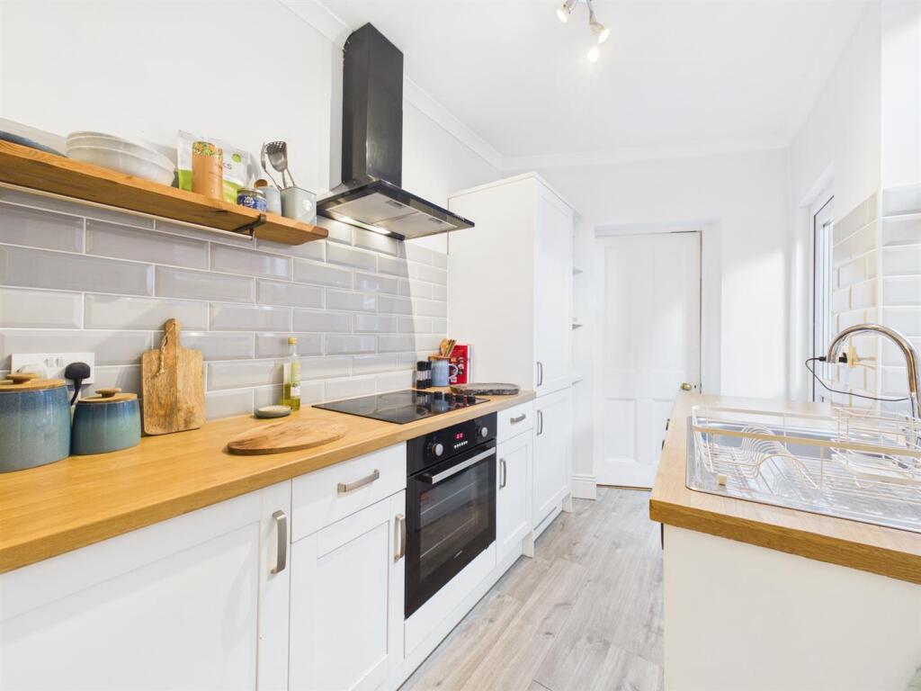 Apartment in North Tyneside, North East - View 4