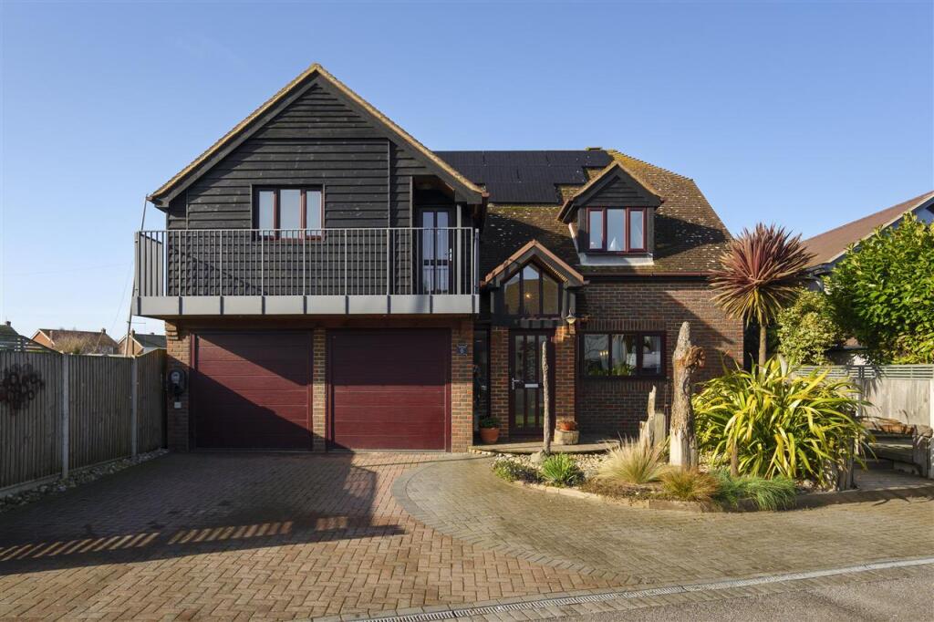 Main image of property: Hengist Road, Birchington-On-Sea