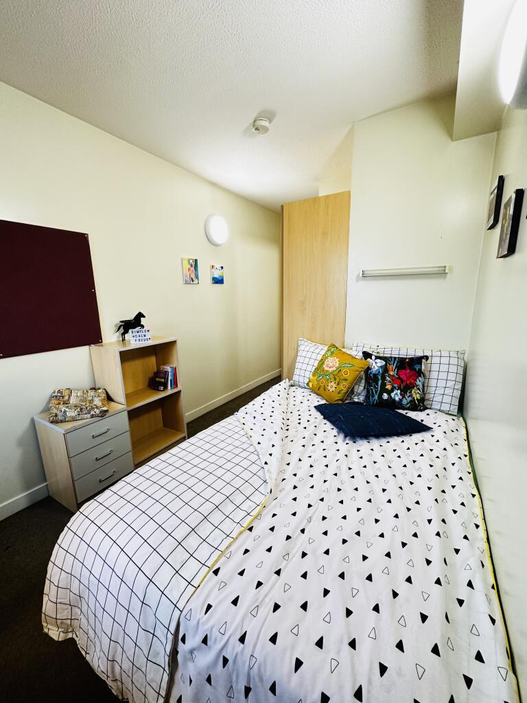 Apartment in Bradford, Little Horton Green, Great Horton - More