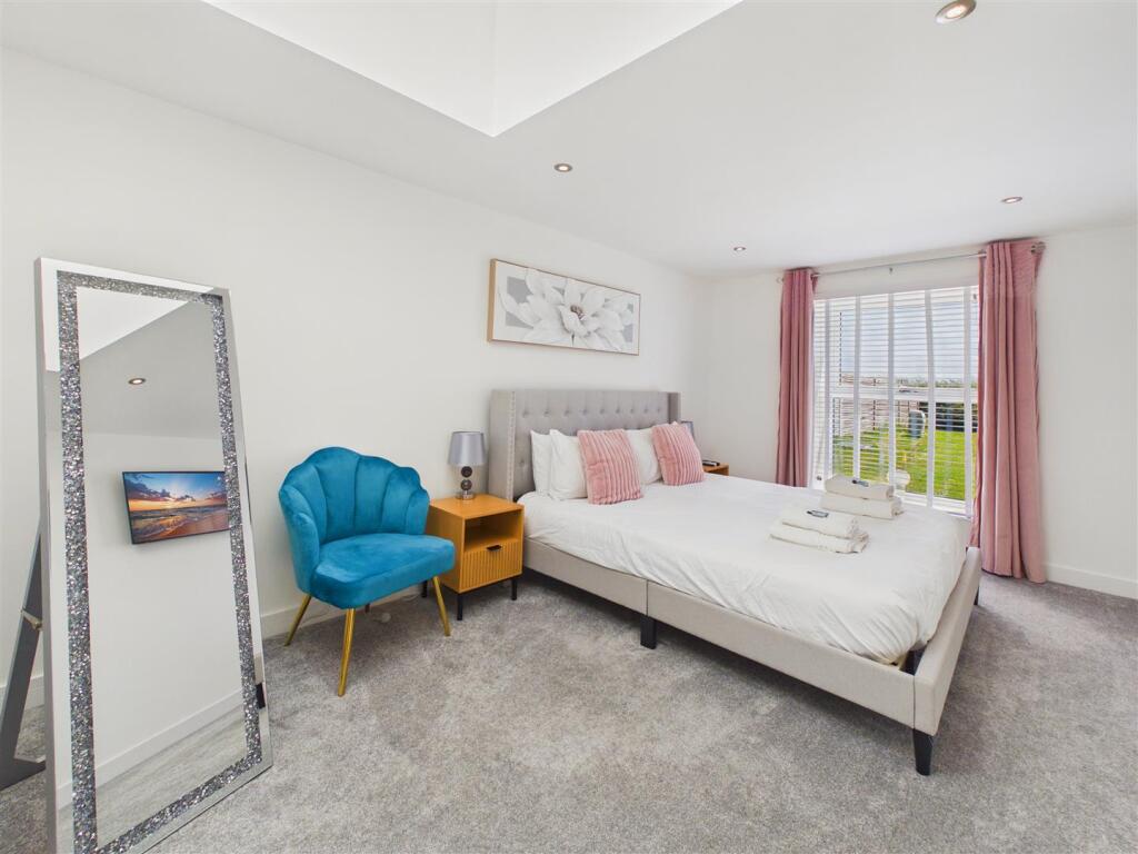 House in Walkington - More