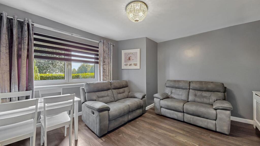Kinfauns Drive, Drumchapel, Glasgow photo 4