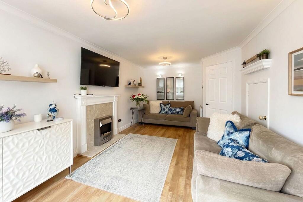 Columbine Way, Littlehampton, BN17 - View 3