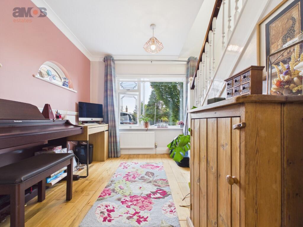 House in Castle Point, Benfleet - View 5