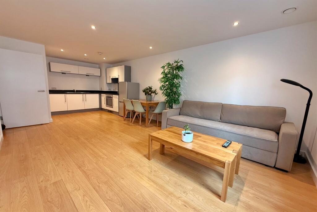 Apartment in Manchester - View 4