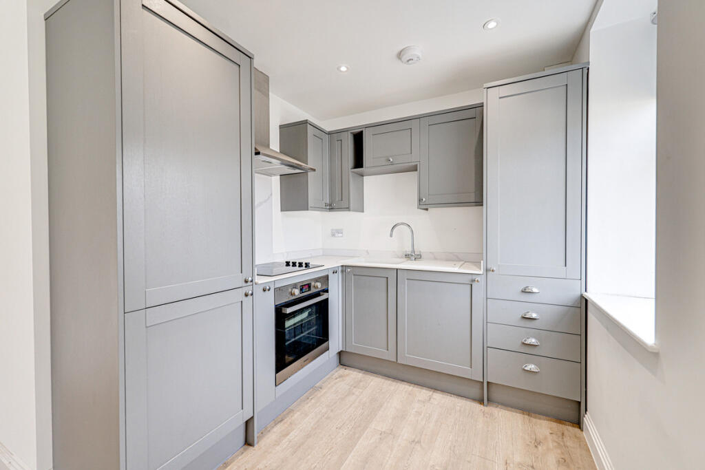 Main image of property: London Road, Westcliff on Sea, SS0