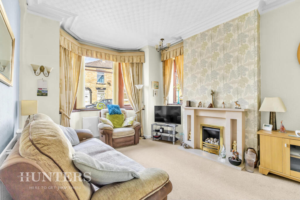 House in Oldham, Greater Manchester - View 3