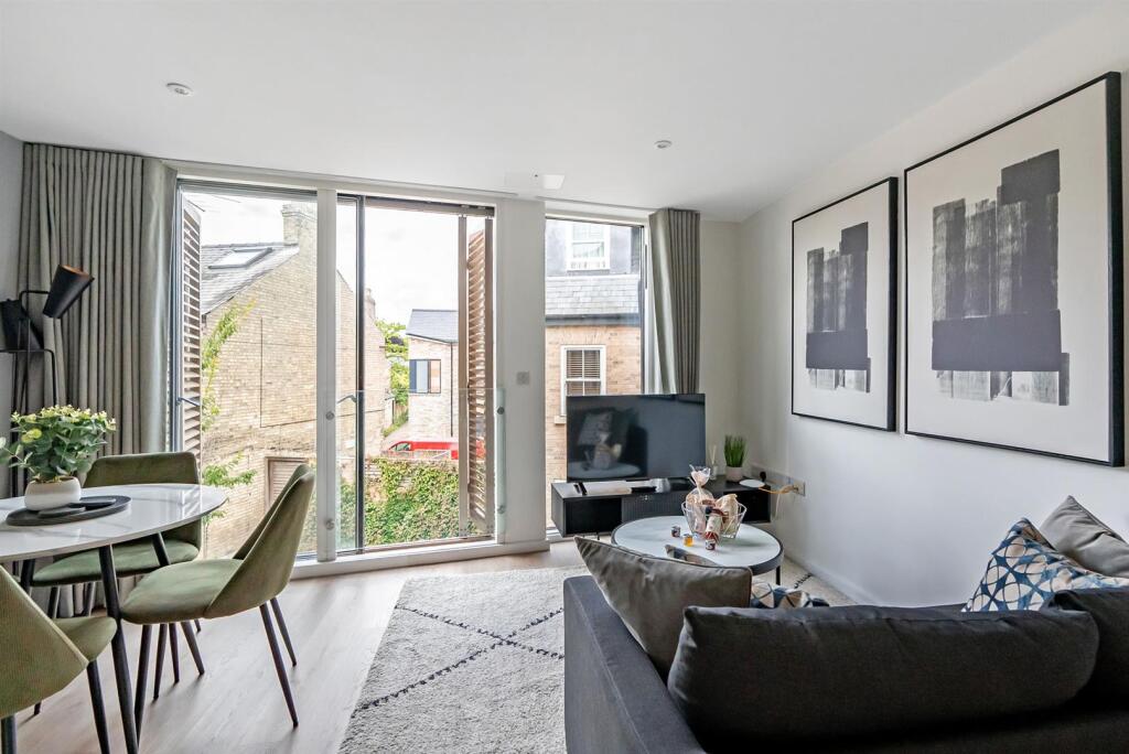 Apartment in Cambridge - More