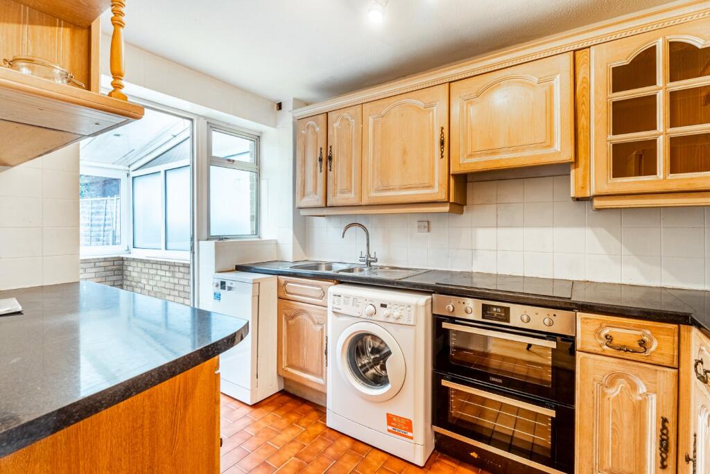 Additional image 5 of Pinewood Close, St. Albans, Hertfordshire, AL4