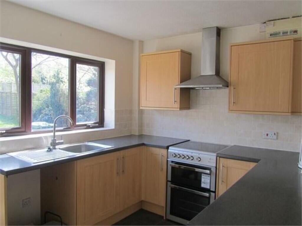 House in Nuneaton and Bedworth, Warwickshire - View 3