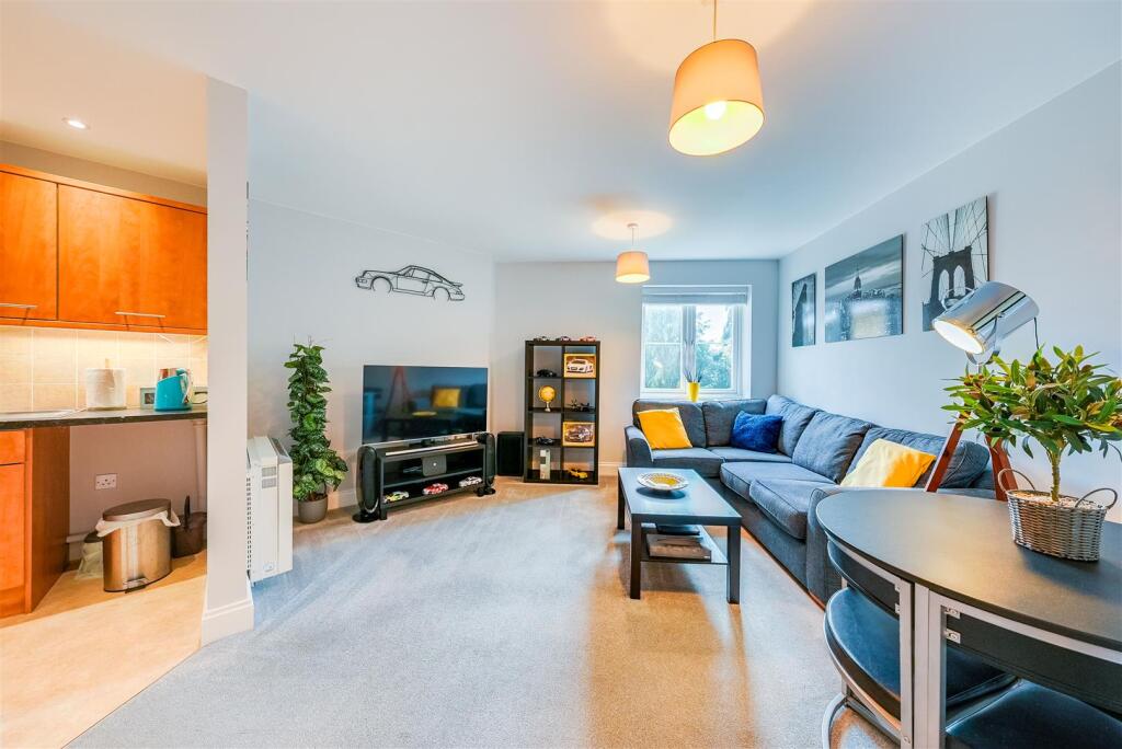 Westerham Drive, Sidcup - View 3