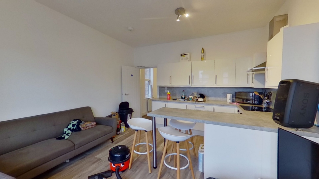 House in Nottingham - View 5