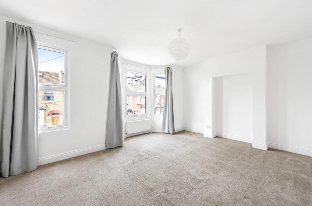 Apartment in London - View 3