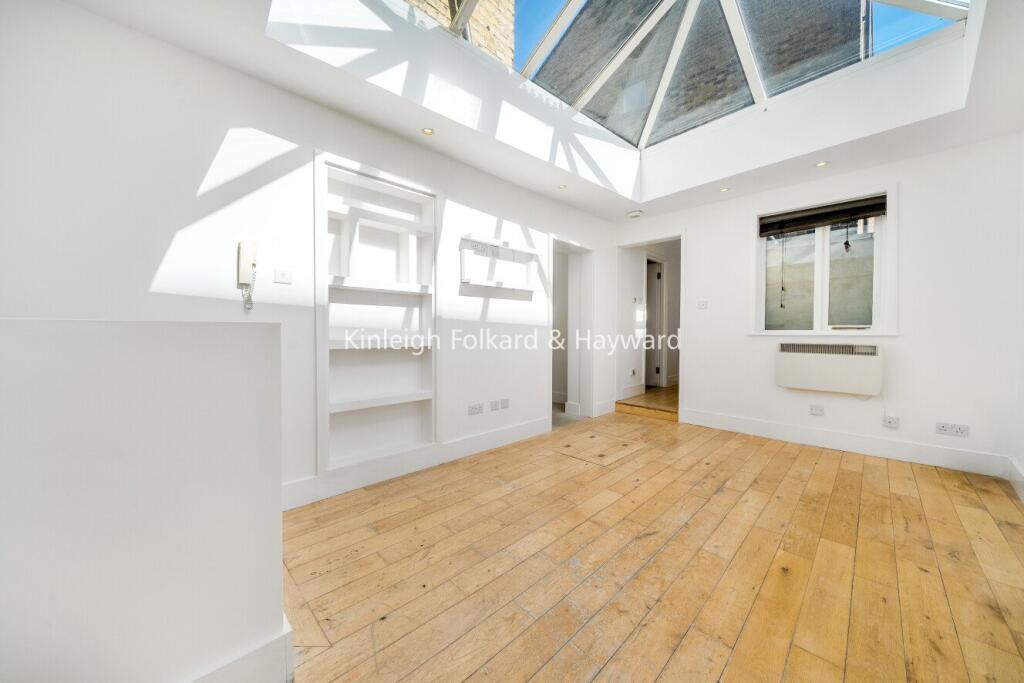 Apartment in London - View 5