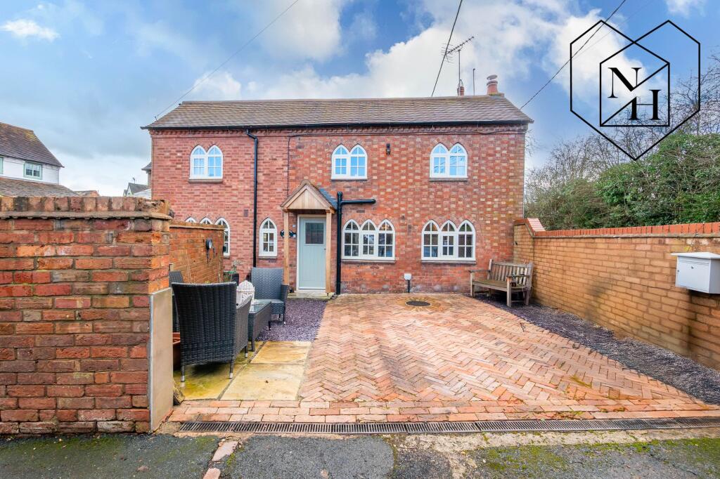 Main image of property: The Green, Snitterfield, CV37