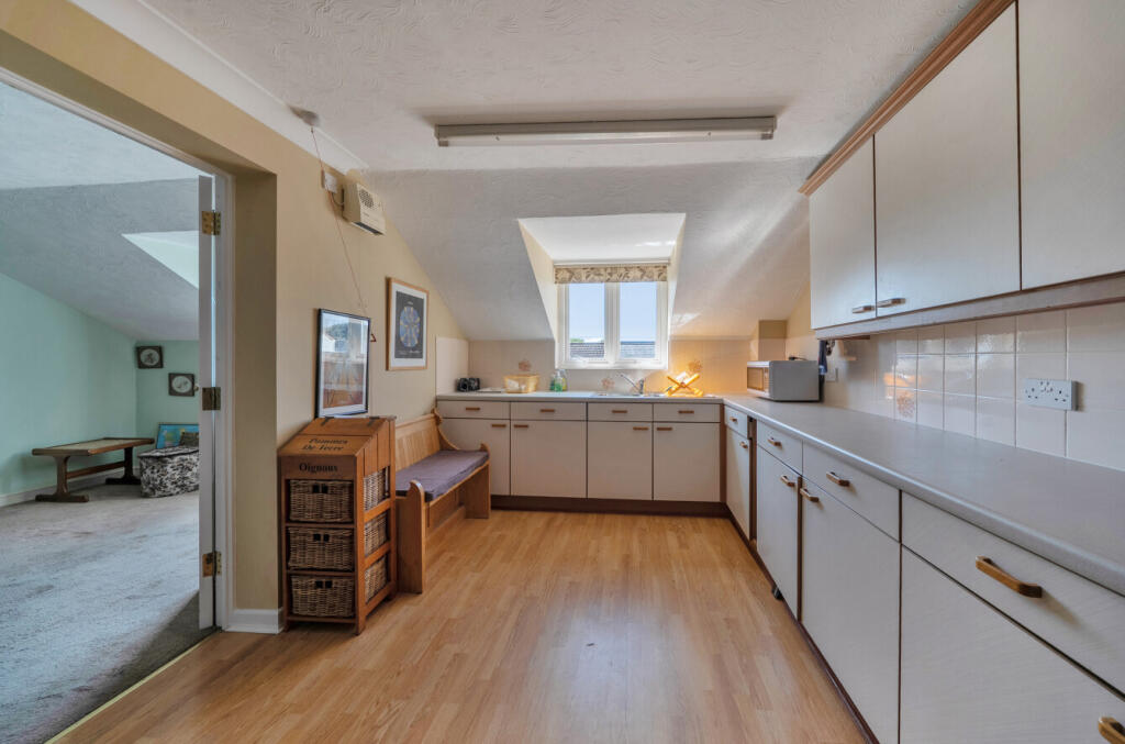 Apartment in East Hampshire, Newtown, Alton - View 5