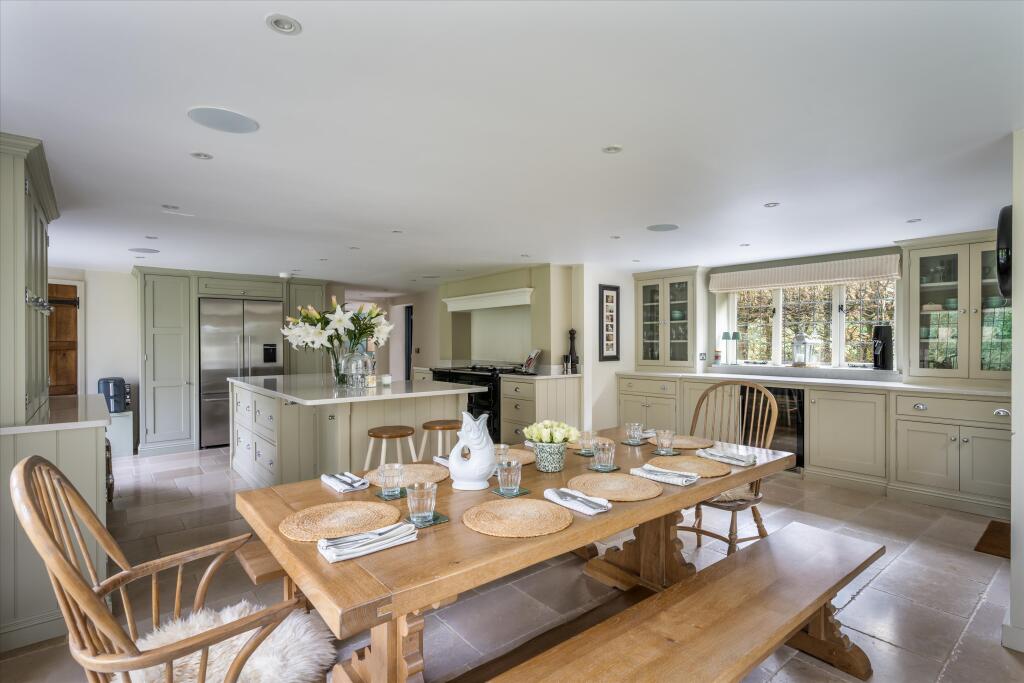 House in Guildford - View 4