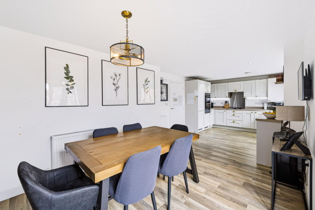 House in Reigate and Banstead, Greenfields, Horley - View 2