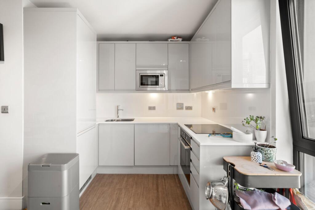 Apartment in London - View 3