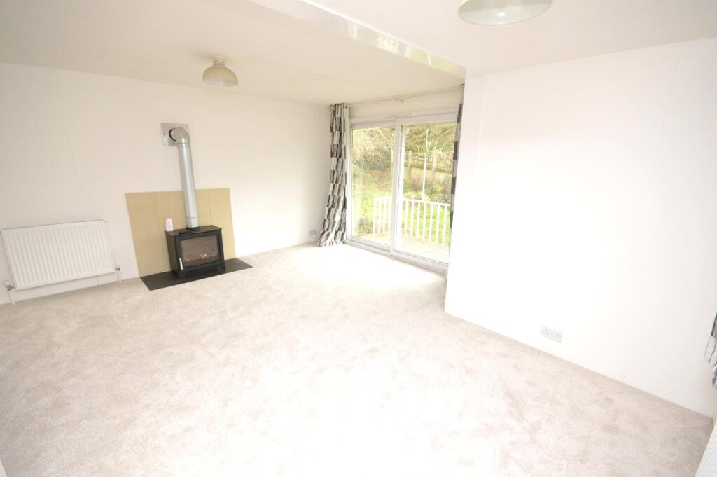 Heatherfield, Pathfinder Village, Exeter, Devon photo 3