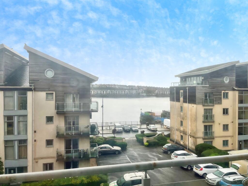 Main image of property: Glanfa Dafydd, Barry