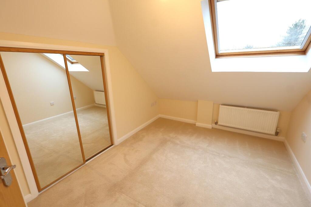 Apartment in Watford - View 5