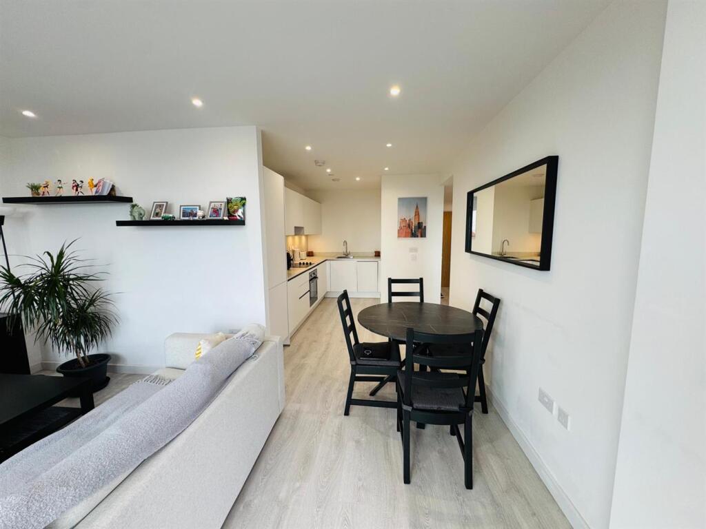 Apartment in Twickenham - View 4