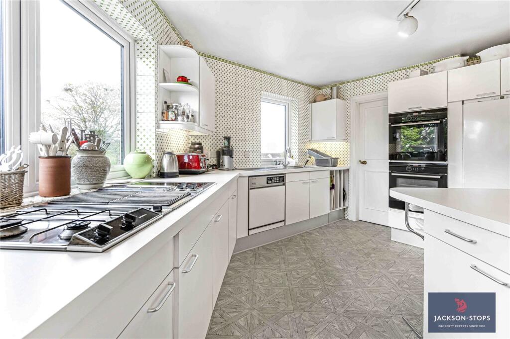 Apartment in West Suffolk, Newmarket - View 3