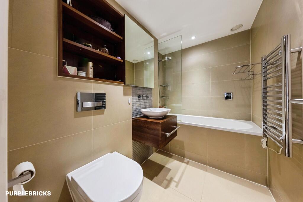 House in London - View 5