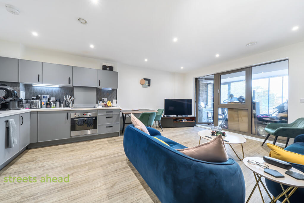 Main image of property: Purley Way, Croydon, CR0